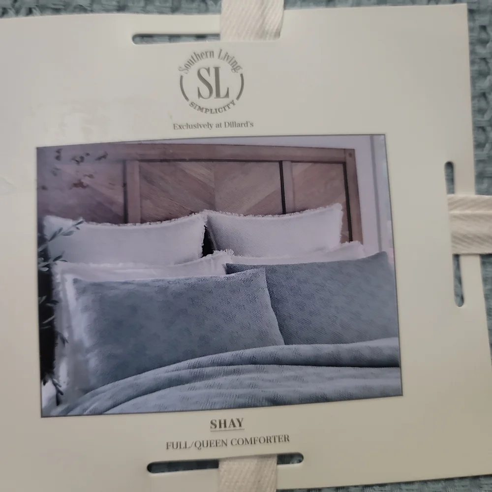 Southern Living Simplicity Collection Shay  Comforter